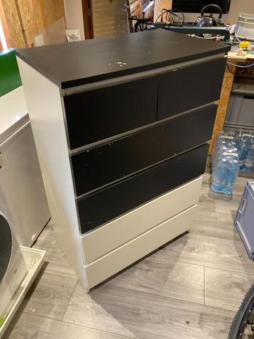 IKEA ladekast – 2 kleine en 4 brede lades – greeploos design