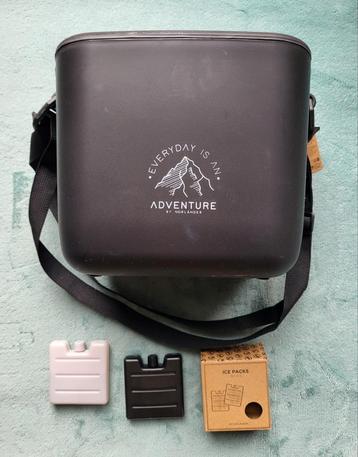 Adventure koelbox met schouderband en koel blok elementen.  beschikbaar voor biedingen