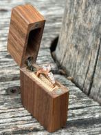 Houten Ringdoosje - Perfect voor een speciaal moment!, Sieraden, Tassen en Uiterlijk, Ringen, Overige materialen, Bruin, Nieuw