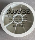 Coffee Riverdale doos coffeebox rond white wit, Huis en Inrichting, Keuken | Servies, Ophalen of Verzenden, Zo goed als nieuw