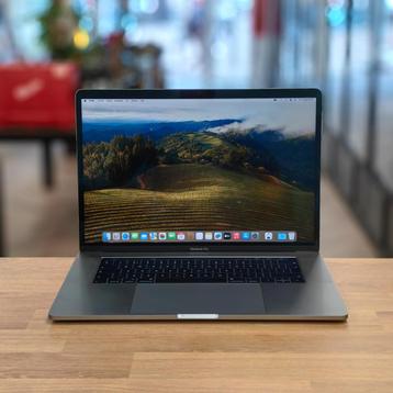 Apple Macbook Pro 2018 15 Inch i7 16GB 512GB SSD - In Nette beschikbaar voor biedingen