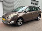 Renault Megane Scenic TCe 130 Sélection Business Sport, Auto's, Voorwielaandrijving, 745 kg, 4 cilinders, Bruin