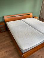 Auping 2-persoons bed met matrassen en nachtkastjes, Ophalen, Gebruikt, 90 cm, Bruin