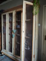 Oude kast met gaas deuren. Oude grenen, Huis en Inrichting, Ophalen, Gebruikt