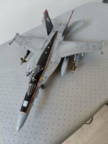 F18 Super Hornet Tomcatters gebouwd 1:48 beschikbaar voor biedingen