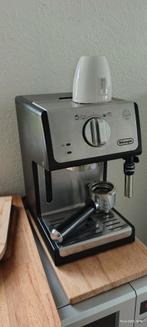 DeLonghi Espressomachine met melkopschuimer, Ophalen, Espresso apparaat, Gemalen koffie, Zo goed als nieuw