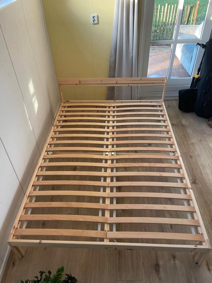 Grenen bed ombouw ikea, Huis en Inrichting, Slaapkamer | Bedden, Zo goed als nieuw, Tweepersoons, 140 cm, 200 cm, Hout, Bruin