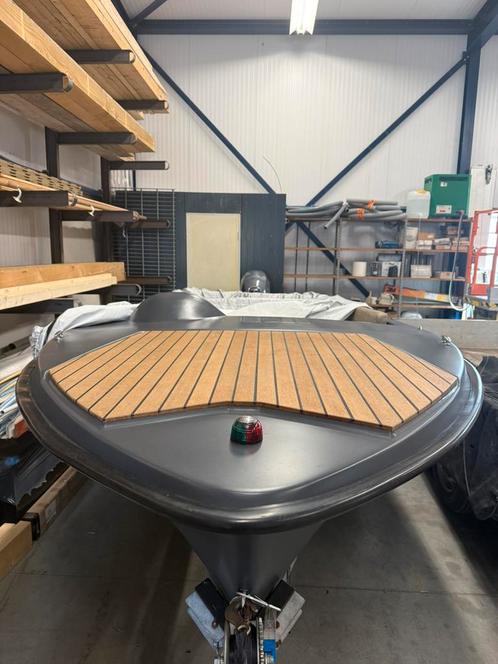 Sloep JWD470 compleet vernieuwd met motor en trailer, Watersport en Boten, Sloepen, Zo goed als nieuw, 10 tot 30 pk, 3 tot 6 meter