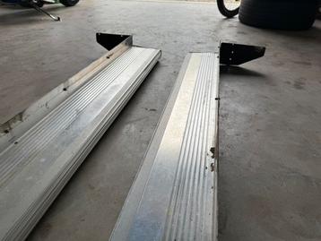 Treeplanken/sidebars pickup beschikbaar voor biedingen