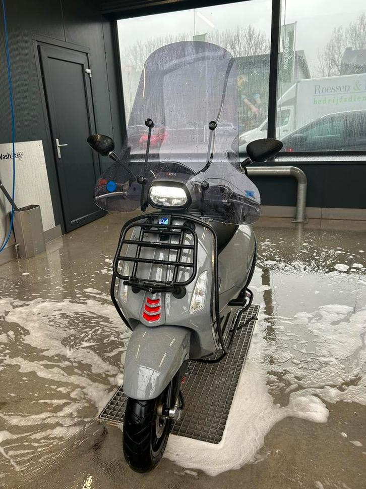 Vespa Sprint Nardo Grey 2018 – Full Option —3.714 km, Fietsen en Brommers, Scooters | Vespa, Zo goed als nieuw, Vespa S, Benzine