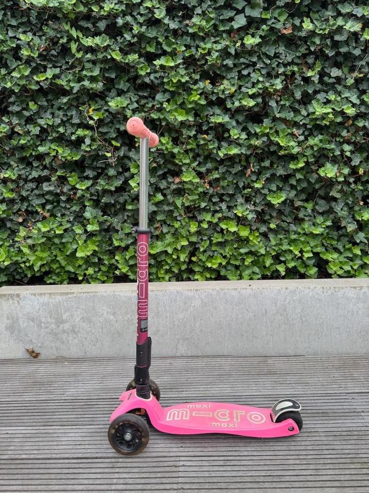 Maxi Micro Step LED Neon Roze, Fietsen en Brommers, Steps, Gebruikt, Gewone step, Ophalen