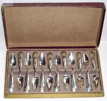 Antiek set van twaalf zilveren koffie/thee lepels in doos. beschikbaar voor biedingen