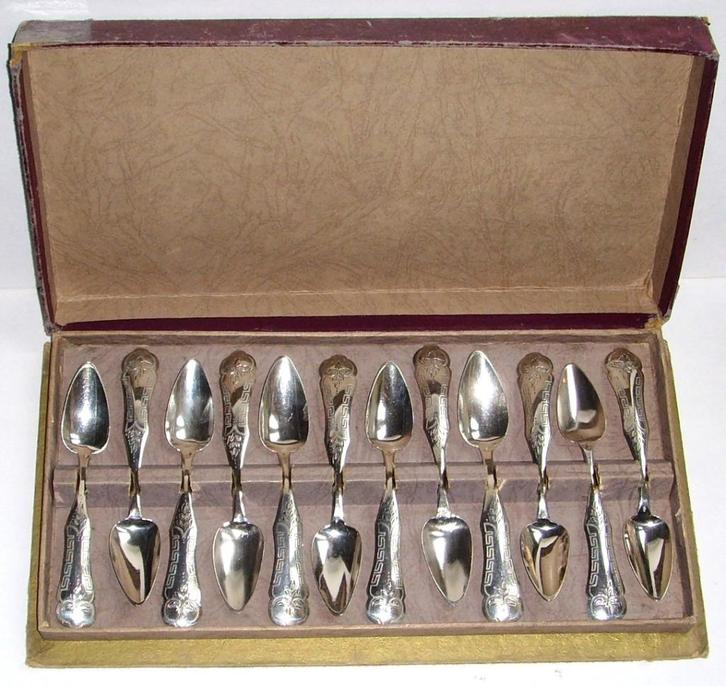 Antiek set van twaalf zilveren koffie/thee lepels in doos., Antiek en Kunst, Antiek | Goud en Zilver, Zilver, Ophalen of Verzenden