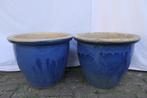 Twee grote vintage Portugese bloempotten blauw geglazuurd, Tuin, Rond, Zo goed als nieuw, Minder dan 40 cm
