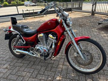 SUZUKI VS 800 INTRUDER 1993 Rood Custom chopper 750 TWIN beschikbaar voor biedingen