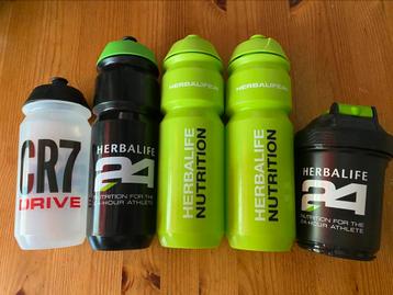 Bidons en shake beker beschikbaar voor biedingen