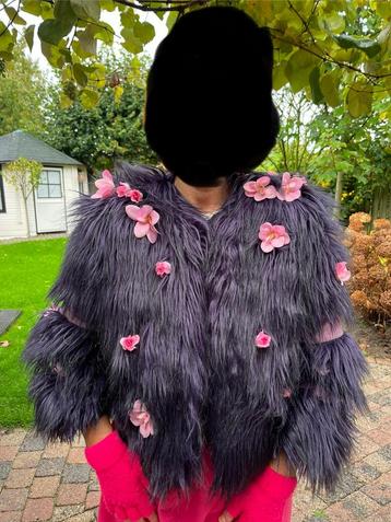 2x Carnavalsjas Bont Dames Maat 36/38 beschikbaar voor biedingen