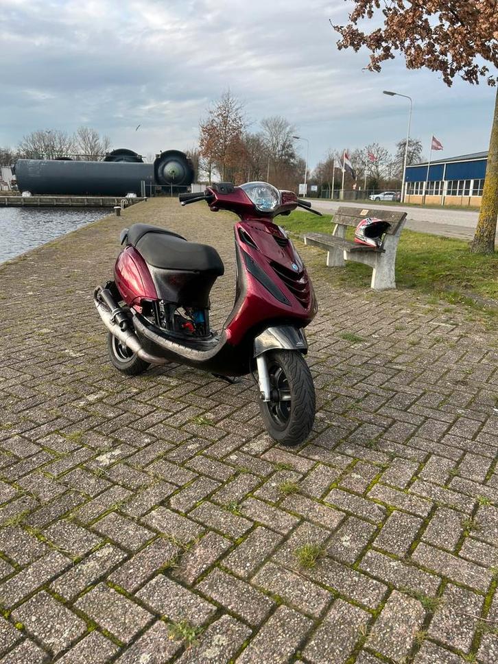 Piaggio zip 70cc 2t, Fietsen en Brommers, Scooters | Piaggio, Zo goed als nieuw, Zip, Tweetakt, Ophalen