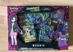 Pokemon Champions Path Marnie Collection Box Nieuw Sealed, Ophalen of Verzenden, Nieuw, Boosterbox, Foil