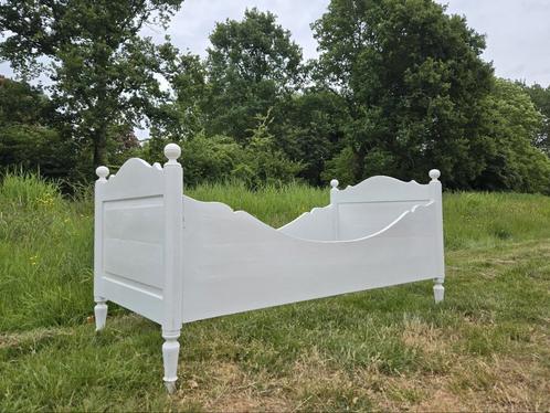 mooie brocante ledikant, Antiek en Kunst, Antiek | Meubels | Bedden, Ophalen