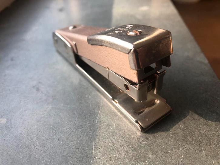 Leuke kleine oude RAPID 10 nietmachine - Made in Sweden, Diversen, Bureau-accessoires, Ophalen of Verzenden