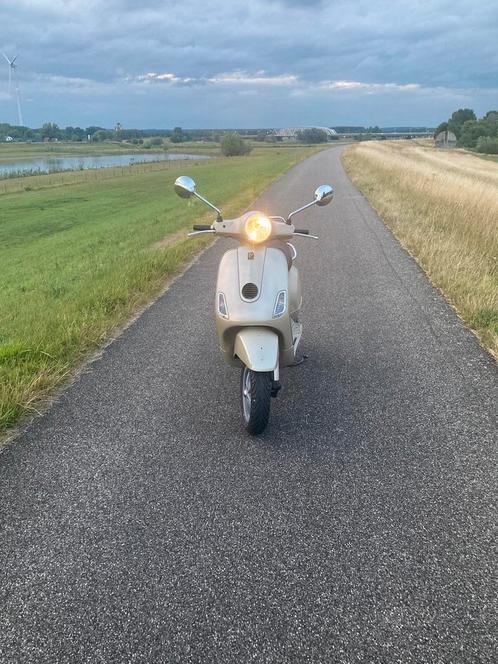 Vespa LX 50 4T – Snor, Fietsen en Brommers, Scooters | Overige merken, Zo goed als nieuw, Maximaal 25 km/u, Benzine, Ophalen