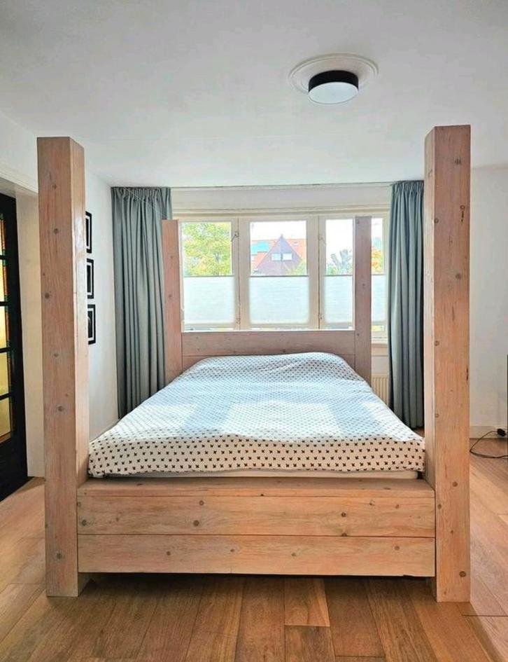 Robuust hemelbed extra lang 160m x 210m. In te korten., Huis en Inrichting, Slaapkamer | Bedden, Zo goed als nieuw, Tweepersoons