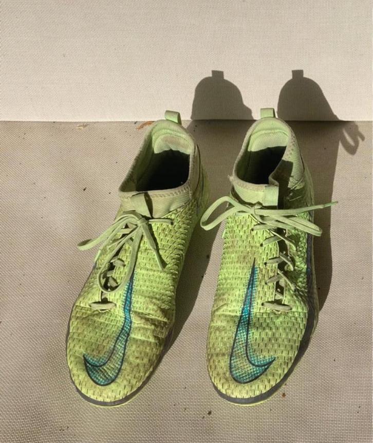 Voetbalschoenen Nike Phantom GT maat 38,5, Sport en Fitness, Voetbal, Zo goed als nieuw, Schoenen, Maat XS of kleiner, Ophalen of Verzenden