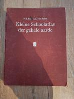 Kleine Schoolatlas der gehele aarde - 1963, Boeken, Atlassen en Landkaarten, Gelezen, Ophalen of Verzenden, 1800 tot 2000, Wereld