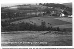 Gulpen Vergezicht op de Gulperberg vanaf de Dolsberg., Ophalen of Verzenden, 1960 tot 1980, Gelopen, Limburg