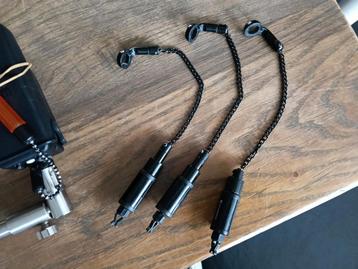 3 x Strategy hangers  beschikbaar voor biedingen