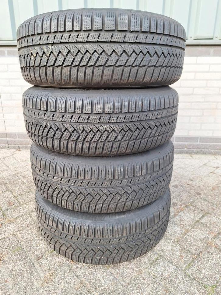 Continental winterbanden 215/55R17   2155517, Auto-onderdelen, Banden en Velgen, Band(en), Winterbanden, 17 inch, 215 mm, Personenwagen