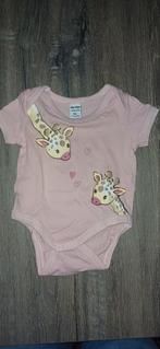 Nieuwe romper met giraffe'jes maat 56, Kinderen en Baby's, Nacht- of Onderkleding, Meisje, Nieuw, Ophalen of Verzenden