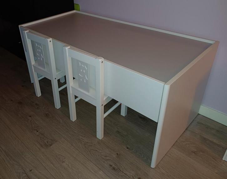 Dundra Ikea Kindertafel met Stoelen, Kinderen en Baby's, Kinderkamer | Tafels en Stoelen, Gebruikt, Tafel(s) en Stoel(en), Ophalen