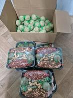 Opruiming voederpakketten + 40 mezenbollen, Verzenden, Vogel