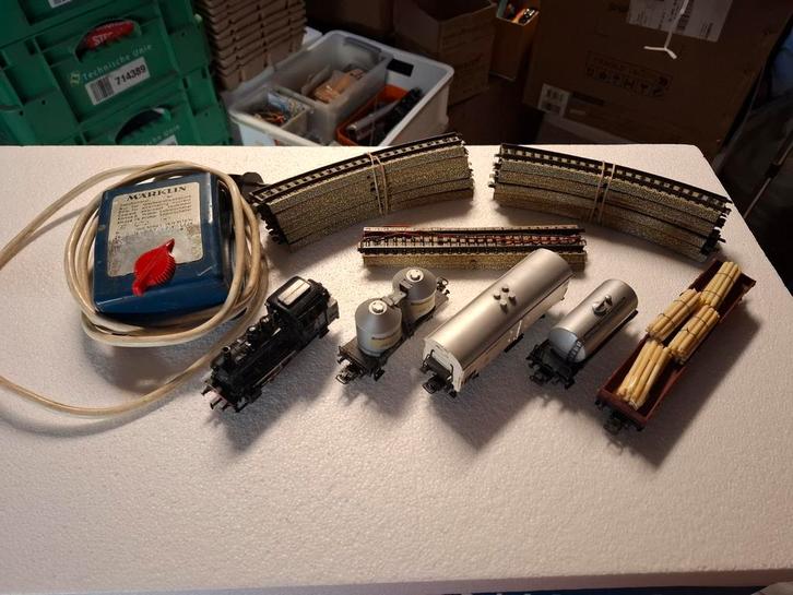 Marklin begin set nr 6 lok met 4 wagons, Hobby en Vrije tijd, Modeltreinen | H0, Gebruikt, Treinset, Wisselstroom, Märklin, Analoog