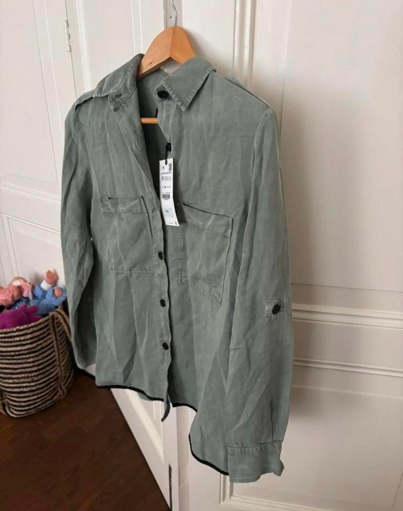 Zara groen overhemd, premium denim olijf groene blouse, S/M, Kleding | Dames, Blouses en Tunieken, Ophalen of Verzenden, Nieuw