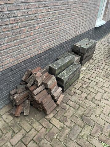GRATIS Tegels van alles wat beschikbaar voor biedingen