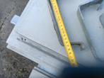 Rechthoekige metalen gegalvaniseerde goot beugels 60x160mm, Ophalen, Zo goed als nieuw