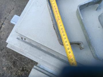 Rechthoekige metalen gegalvaniseerde goot beugels 60x160mm beschikbaar voor biedingen
