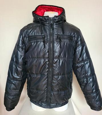 "DMG" Zwart gewatteerd glansjack. Mt. M. Als nieuw! beschikbaar voor biedingen