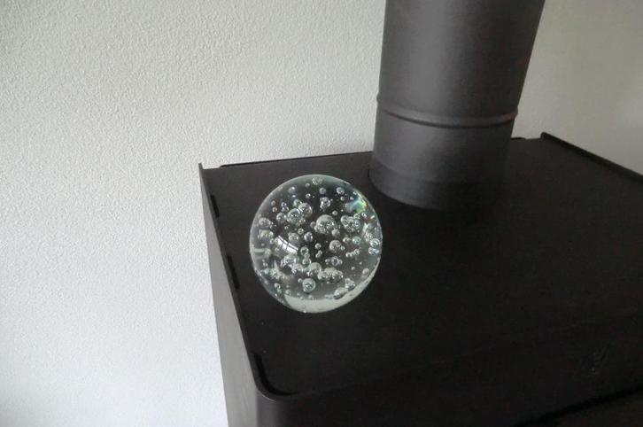 presse papier / paperweight - glazen bol met luchtbellen, Antiek en Kunst, Curiosa en Brocante, Ophalen of Verzenden