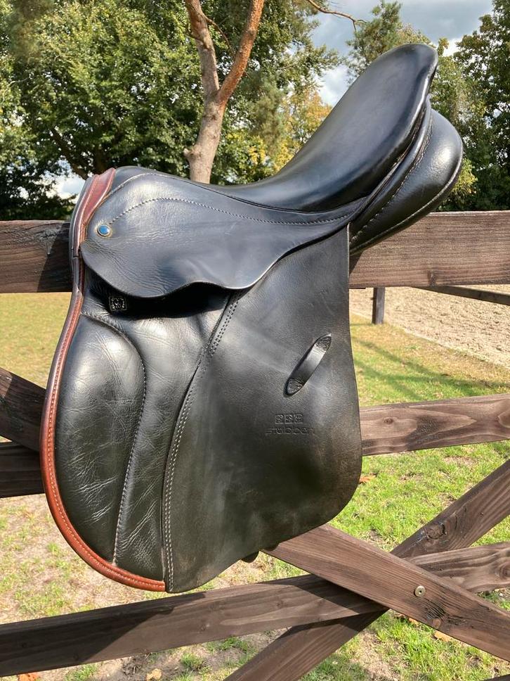 Stübben Juventus springzadel in goede staat, Dieren en Toebehoren, Paarden en Pony's | Zadels, Gebruikt, Springen, Ophalen