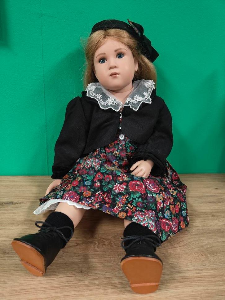 Sigikid pop van Sabine Esche, gelimiteerde oplage van 1500, Verzamelen, Poppen, Gebruikt, Pop, Ophalen of Verzenden