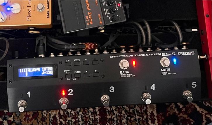 Boss ES-5 Effects Switching System, Muziek en Instrumenten, Effecten, Zo goed als nieuw, Chorus, Delay of Echo, Distortion, Overdrive of Fuzz