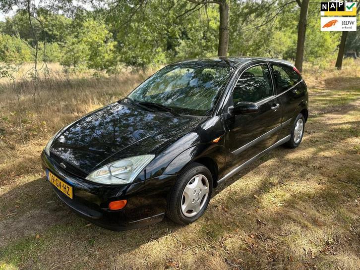 Ford Focus 1.4-16V Trend apk t/m 26-05-2026, Auto's, Ford, Bedrijf, Te koop, Focus, ABS, Airbags, Centrale vergrendeling, Elektrische ramen