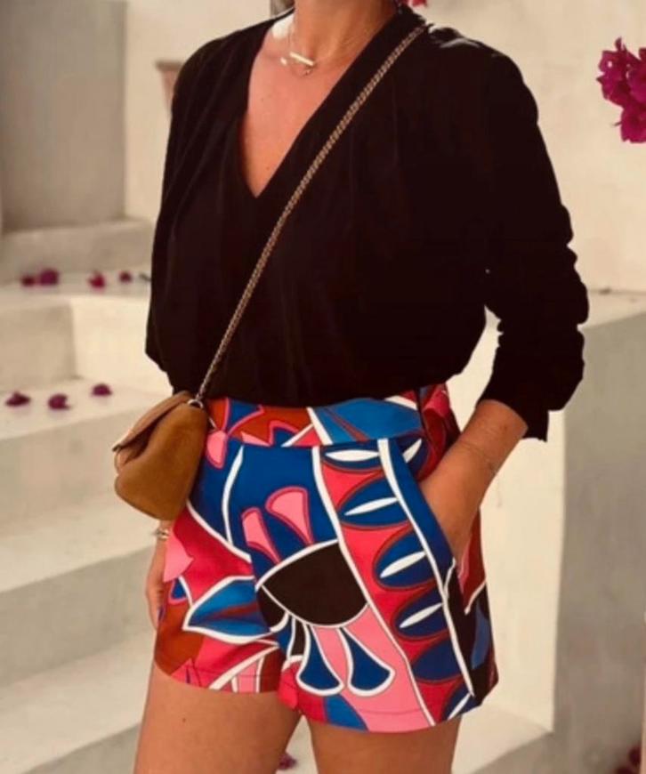 Zwarte blouse van Mango, Kleding | Dames, Blouses en Tunieken, Zo goed als nieuw, Maat 38/40 (M), Zwart, Ophalen of Verzenden