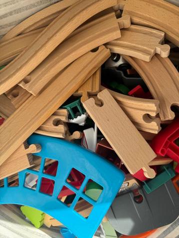 Houten Treinbaan met Extra's beschikbaar voor biedingen