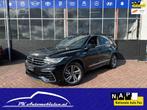 Volkswagen Tiguan 1.5 TSI R-Line *PANODAK+CARPLAY+SIDE ASSIS, Auto's, Volkswagen, 15 km/l, Zwart, 4 cilinders, 150 pk