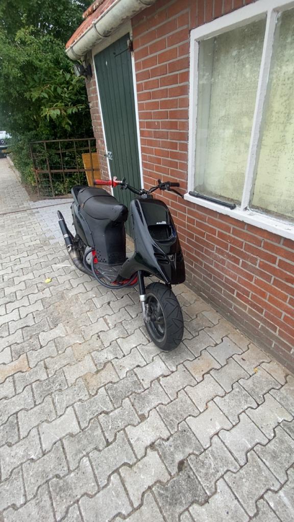 Typhoon, Fietsen en Brommers, Scooters | Piaggio, Zo goed als nieuw, Overige modellen, Tweetakt, Ophalen
